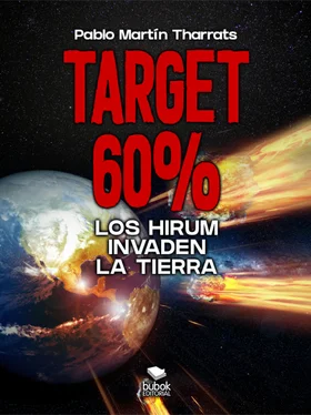 Pablo Martín Tharrats Target 60%: Los Hirum invaden la Tierra обложка книги
