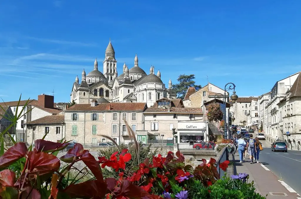 Die Kathedrale von Périgueux Sehenswertes Altstadt So groß ist die Altstadt - фото 28