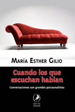 María Esther Gilio Cuando los que escuchan hablan обложка книги