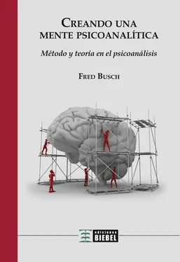 Fred Busch Creando una mente psicoanalítica обложка книги