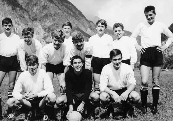 Die FußballJunioren des SV St Anton Vorne v I Reinhold Falch Alfred - фото 19