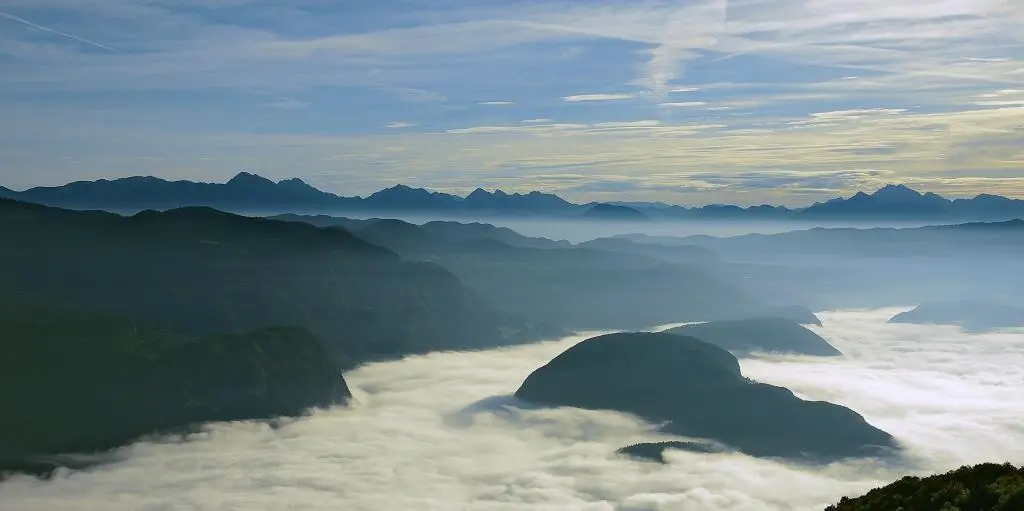 Morgens am Berg Vogel Blick ins BohinjTal und gen Karawanken - фото 39