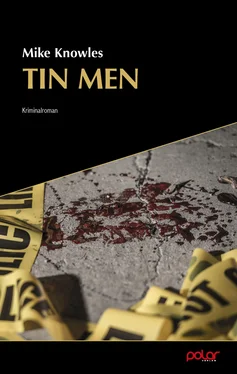 Mike Knowles Tin Men обложка книги
