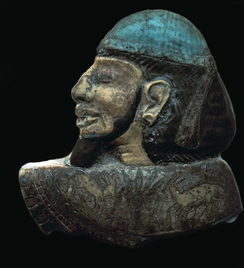 Figure 13 Syrian archetype This 13cmhigh glazed tile originally used as - фото 4