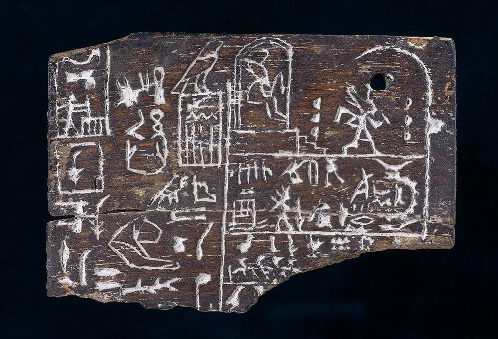 Figure 26 On this label of ebony wood 8 by 55 cm the upper right panel - фото 16