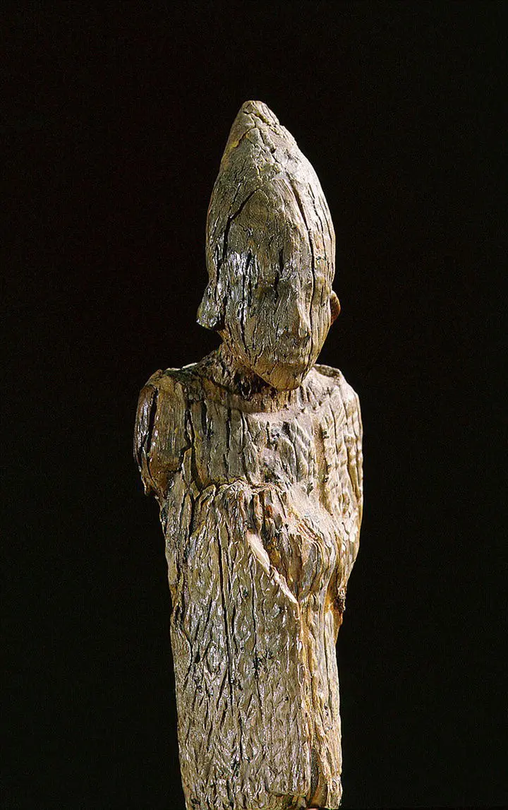 Figure 24 One of the earliest statues in the round of a king of Egypt is this - фото 14
