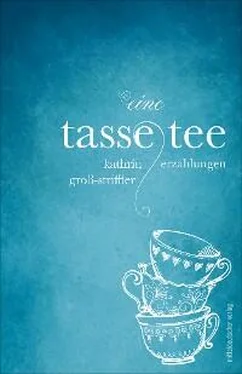 Kathrin Groß-Striffler Eine Tasse Tee обложка книги