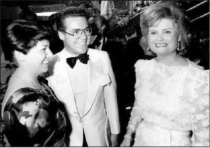 Hannelore Kohl in der Bonner BeethovenHalle links meine Frau Ute Der - фото 10
