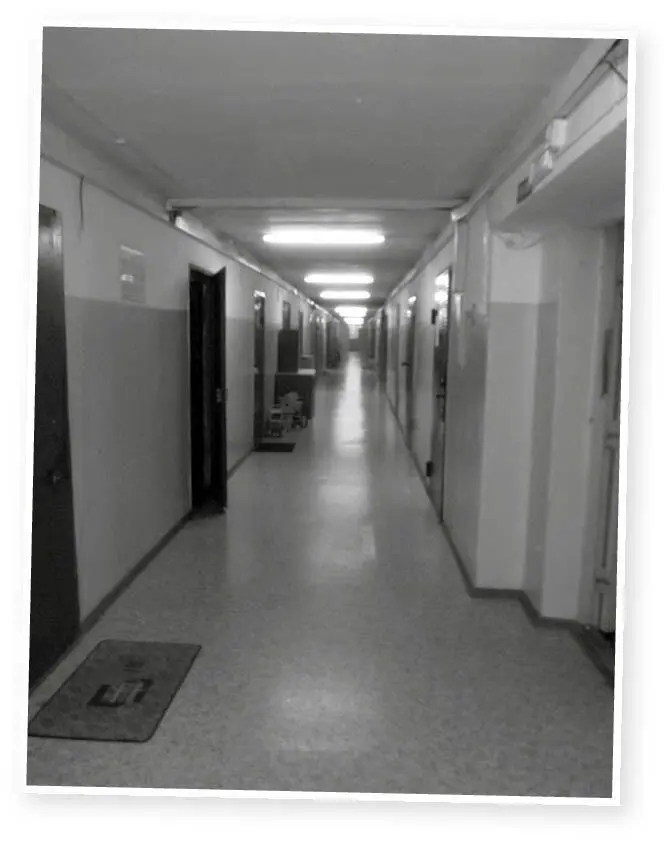Mein Etagenflur Nur selten begegnet man einem Nachbarn trotzdem sind sie - фото 21