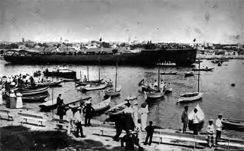 Спуск на воду эсминца Быстрый на верфи Вадона в Херсоне 1914 г К этому - фото 25