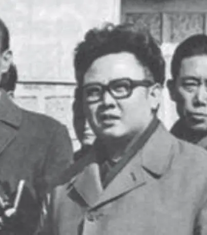 Ким Чен Ир сын Великого вождя глава Корейской киностудии Син Сан Ок - фото 3