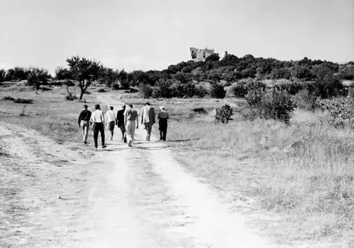 Участники семинара в Ле Торе на прогулкеТузон 1966 Фотография Франсуа Федье - фото 7
