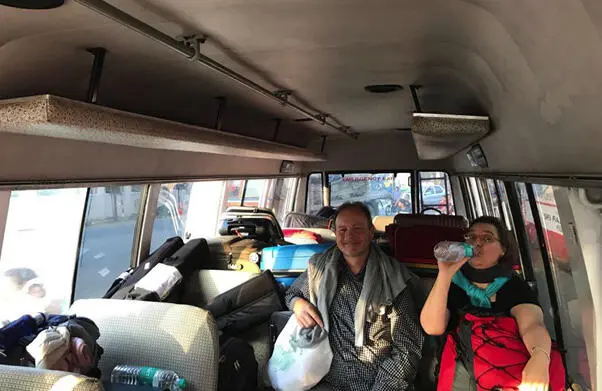 Helga und Werner im Gepäckbus Als ich wieder aufwache halten wir gerade an - фото 14