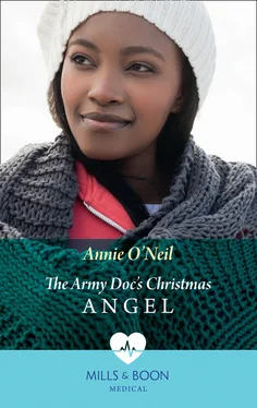 Annie O'Neil The Army Doc's Christmas Angel обложка книги