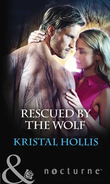 Kristal Hollis Rescued By The Wolf обложка книги