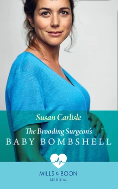 Susan Carlisle The Brooding Surgeon's Baby Bombshell обложка книги