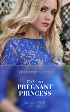 Maisey Yates The Prince's Pregnant Mistress обложка книги