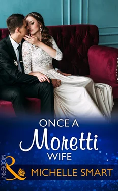 Michelle Smart Once A Moretti Wife обложка книги