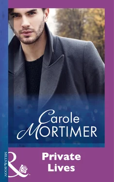 Carole Mortimer Private Lives обложка книги