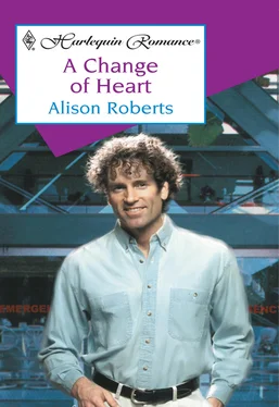 Alison Roberts A Change Of Heart обложка книги