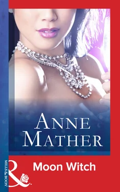Anne Mather Moon Witch обложка книги