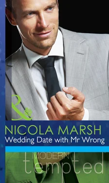 Nicola Marsh Wedding Date with Mr Wrong обложка книги