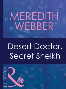 Meredith Webber Desert Doctor, Secret Sheikh обложка книги