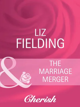 Liz Fielding The Marriage Merger обложка книги