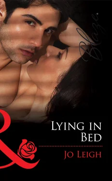 Jo Leigh Lying in Bed обложка книги