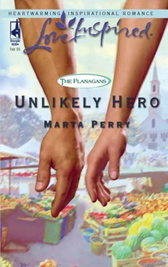 Marta Perry Unlikely Hero обложка книги