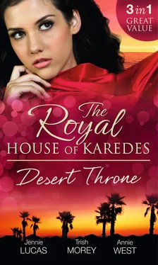 Annie West The Royal House of Karedes: The Desert Throne обложка книги