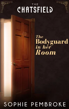 Sophie Pembroke The Bodyguard in Her Room обложка книги