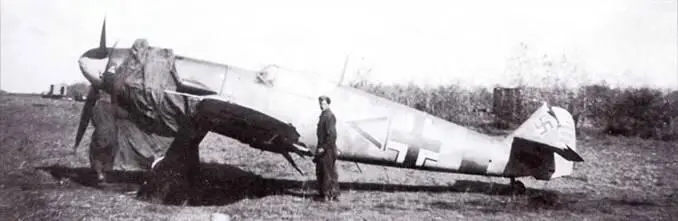 Bf109 F из IIIJG 77 сфотографирован в начале осени 1941 года Нанесенные 30 - фото 187