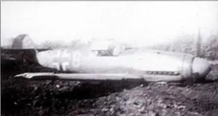 23 октября 1941 года унтерофицер Альфред Гриславски разложил свой Bf 109F4 на - фото 193