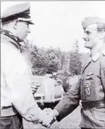 Вернер Мёльдерс поздравляет оберфельдфебеля Эдмунда Вагнера из 9JG 51 за - фото 196