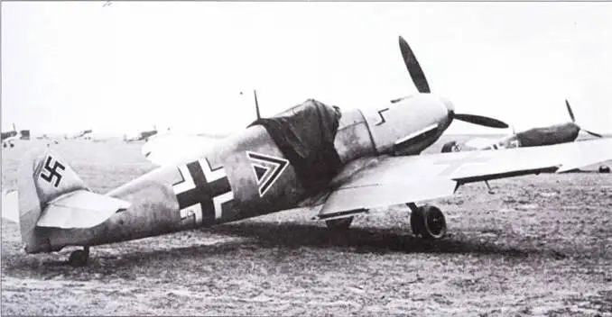 На этом Bf 109F летал гауптман ГерманФридрих Йонпиен командир IJG 51 До - фото 28