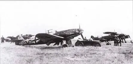 Bf 109F4 из состава IIIJG 52 летом 1941 года Три фото Bf109 Е7 из - фото 50