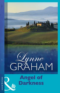 Lynne Graham Angel Of Darkness обложка книги