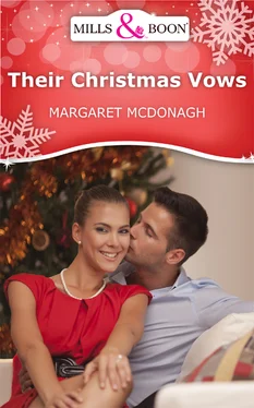 Margaret McDonagh Their Christmas Vows обложка книги