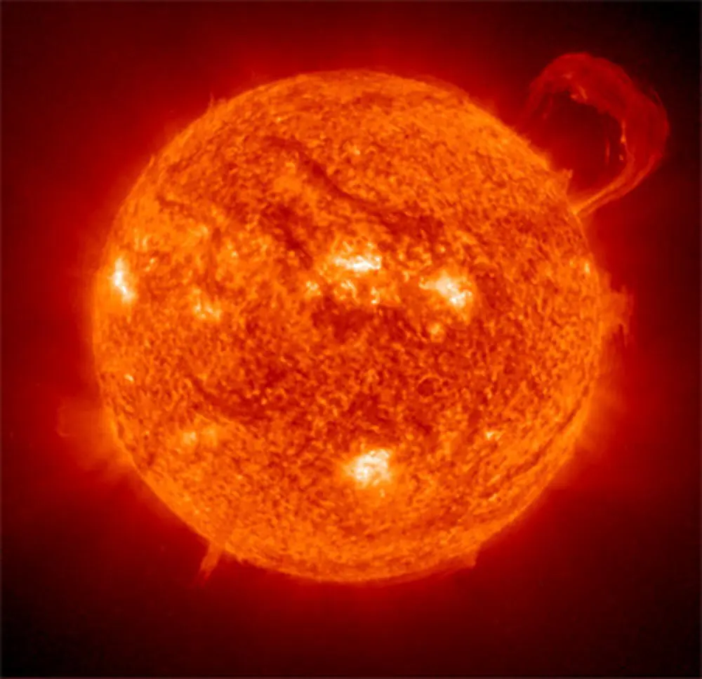 Figure 26Solar Flare Source ESANASASOHO Figure 27EMP Waveform - фото 11