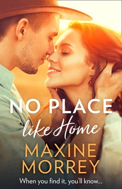 Maxine Morrey No Place Like Home обложка книги