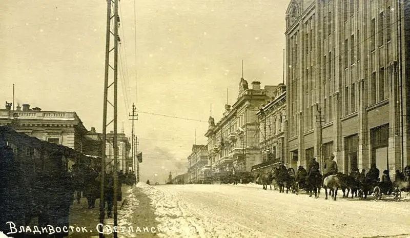 Светлановская улица На улицах стали появляться нижние чины и даже - фото 12