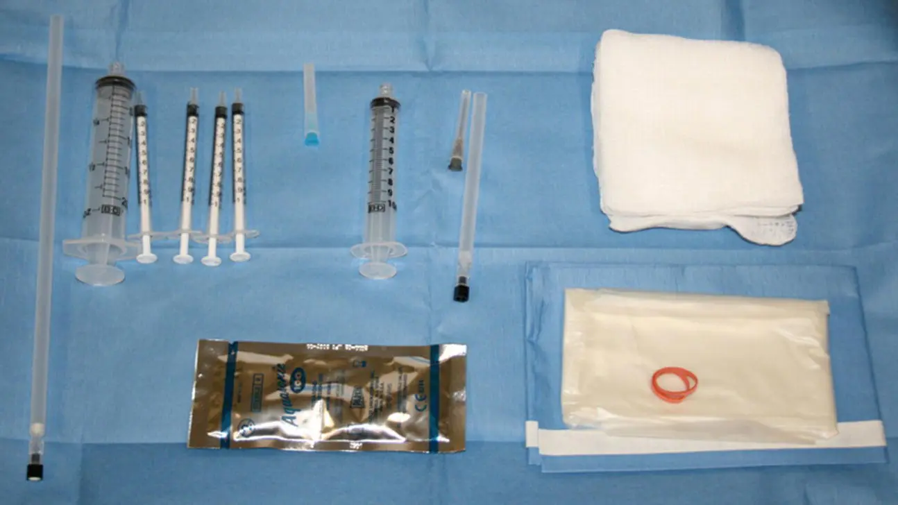 Figure 91 A typical procedure tray setup for cordocentesis with 22 gauge - фото 7