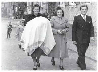Taufe 1947 in Schmalkalden Großeltern Reinhold und Maria Rinke 1948 in - фото 43