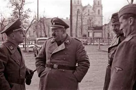 Таких в нацистском рейхе было великое множество они могли заботливо ухаживать - фото 12