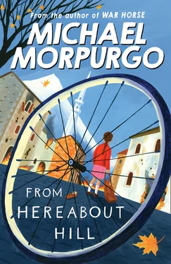 Michael Morpurgo From Hereabout Hill обложка книги