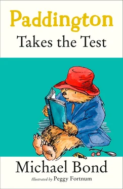 Michael Bond Paddington Takes the Test обложка книги