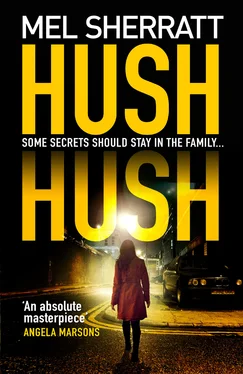 Mel Sherratt Hush Hush обложка книги