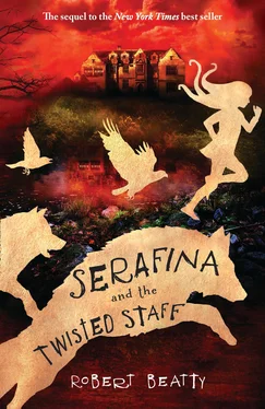 Robert Beatty Serafina and the Twisted Staff обложка книги