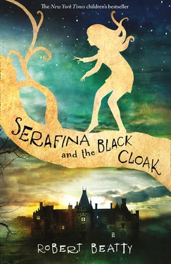 Robert Beatty Serafina and the Black Cloak обложка книги